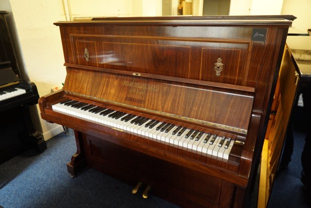 richard lipp_trad_c701_upright_piano_for_sale